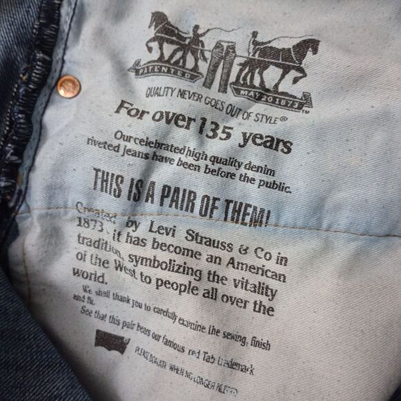 Levi's 751 Standard Straight Leg Size 38x34 - Picture 5 of 9